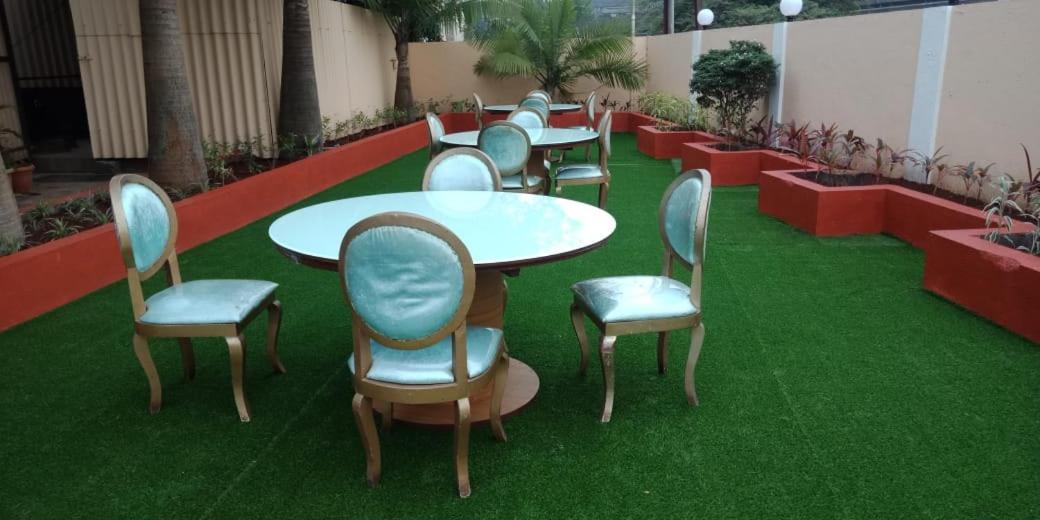 Hotel Aristro Lonavla Exterior foto