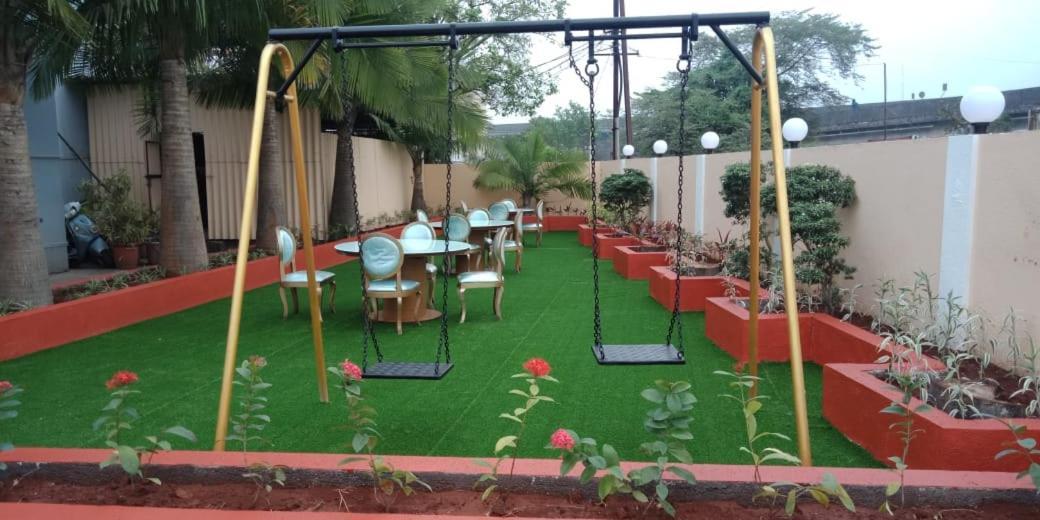 Hotel Aristro Lonavla Exterior foto